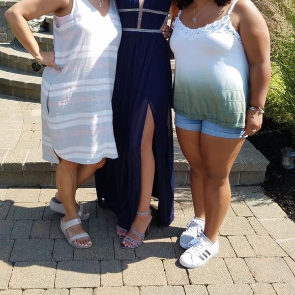 TERANI DRESS - Picture 3 of 5